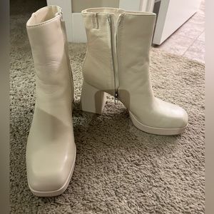 Dolce Vita Ulyses platform bootie NWT in ivory leather size 10